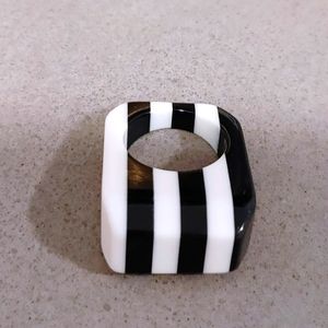 Modern Metro Ring